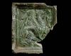 Fragment einer Blattkachel mit Greif, grün glasiert, Oberrhein, 2. Hälfte 15. Jh., Altdahn, Burgmuseum