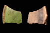 Fragment einer Pilzkachel mit glatter Oberfläche, grün glasiert, 2. Hälfte 14. Jh., H. 5,4 cm, T. 4,0 cm, Emmendingen, Hochburg