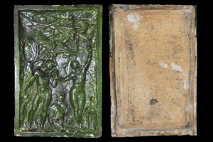 Fragment einer Blattkachel mit dem Sündenfall, grün glasiert, Anfang 17. Jh., H. 43,7 cm, Br. 29,1 cm, Worms, Museum der Stadt Worms